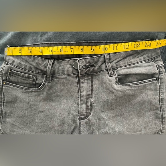 Grey Jeans - Picture 3 of 4